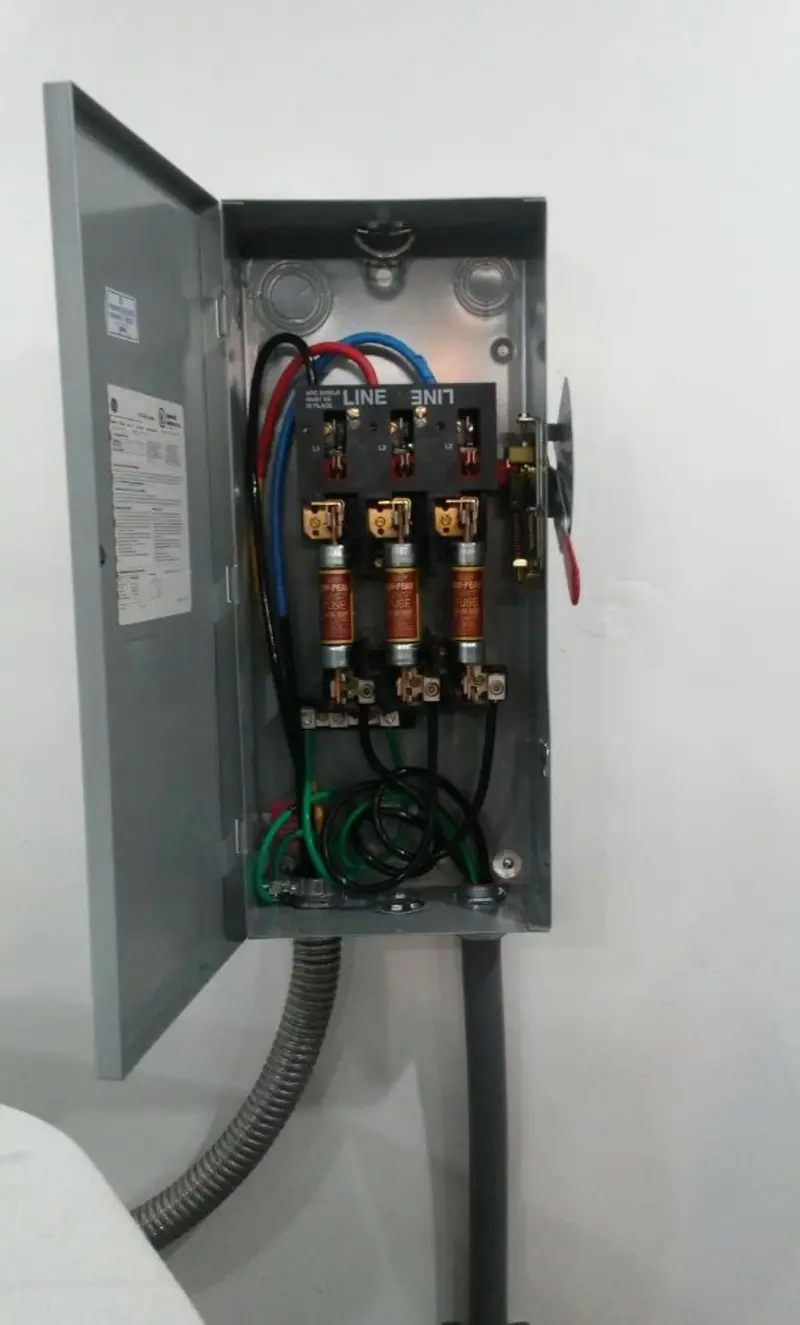 Three-phase disconnect switch installed for Electrical Wiring & Rewiring in Brookshire